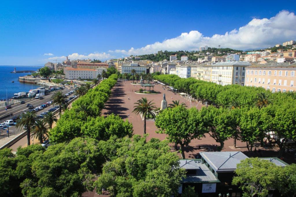 Appartement Climatise,Idealement Situe 100M Du Vieux Port. Bastia  Exterior photo